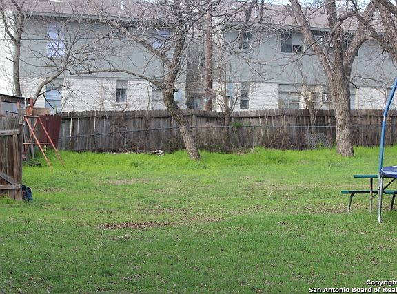 5th image of 111 Mabelle Dr