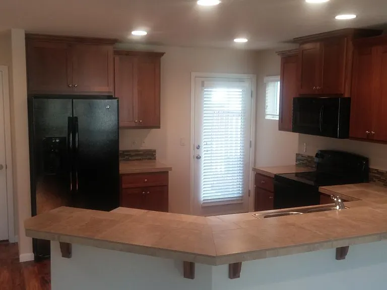 3068 NW White Oak Ave — Photo 2