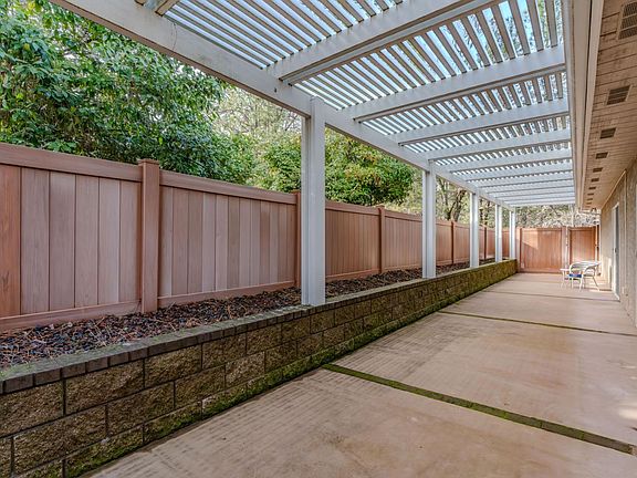 3rd image of 301 Bald Mountain Rd