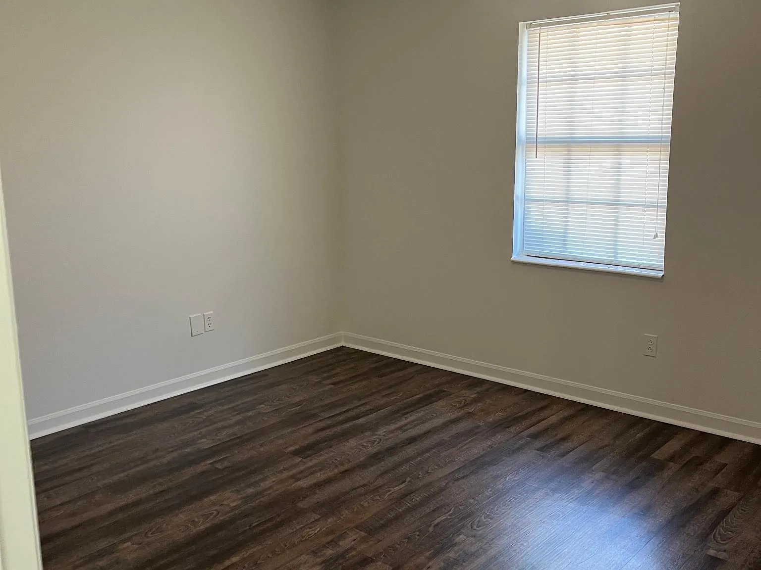 2 bed, 1000 sqft, $1,100 — Photo 3