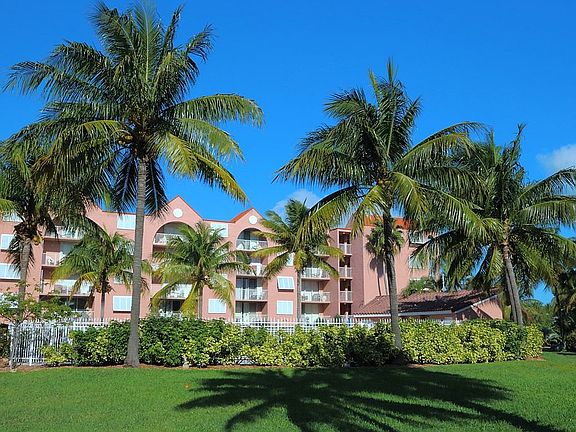 3rd image of 3930 S Roosevelt Blvd APT 102E