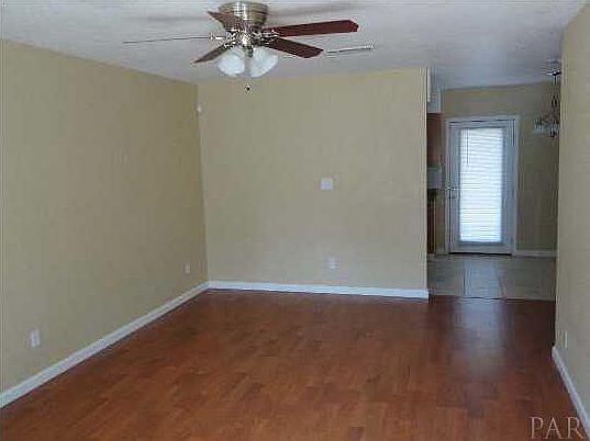 3rd image of 926 Blue Springs Ave
