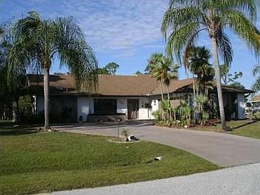 1st image of 615 Myra Ln