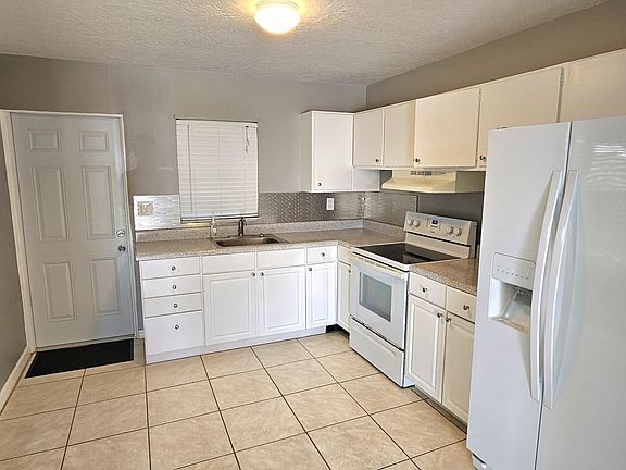5th image of 9 Carmalt St Unit 9