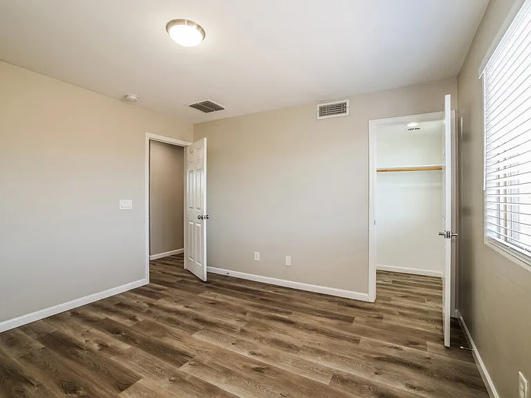 7203 W Illini St — Photo 13