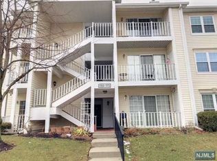 1166 Sycamore Ln, Mahwah, NJ 07430