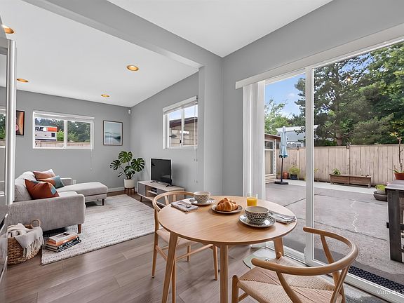2nd image of 2550 Raven Ct