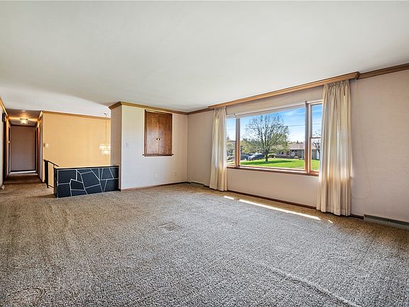 5th image of 1241 Highland Rd