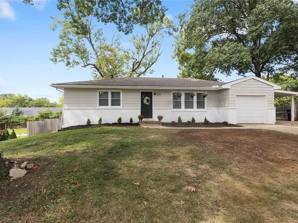24 Virginia Dr, Liberty, MO 64068