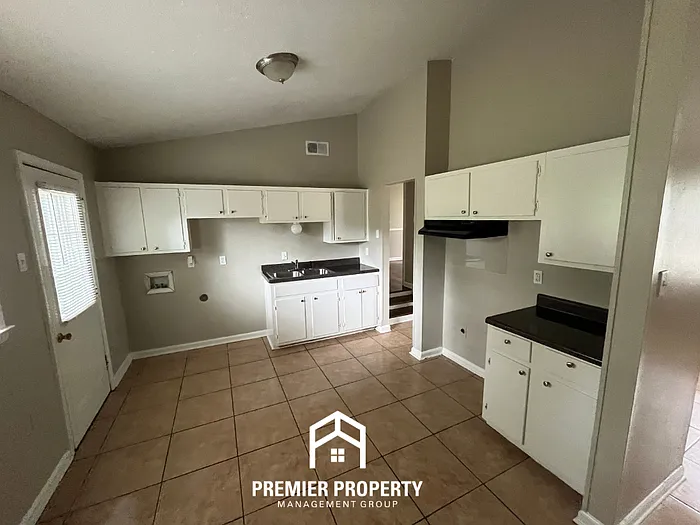 1514 Winfield Ave — Photo 6