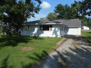 118 Shady Ave, Flora, IL 62839