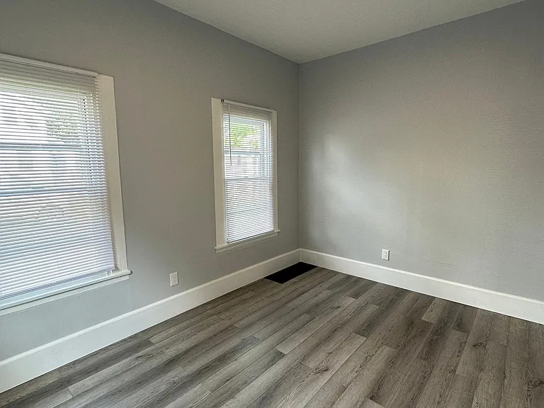 205 W Marcellus St — Photo 25