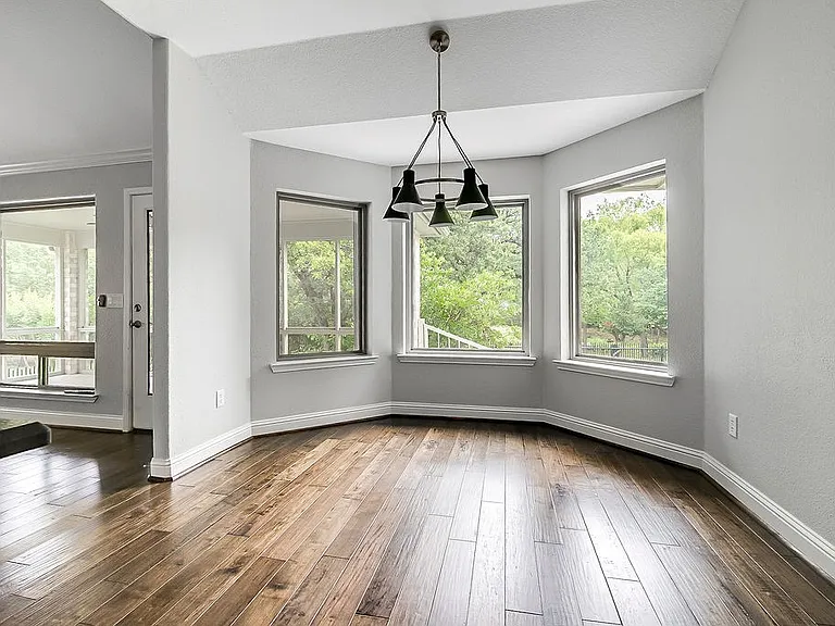 218 E Creekview Dr — Photo 10