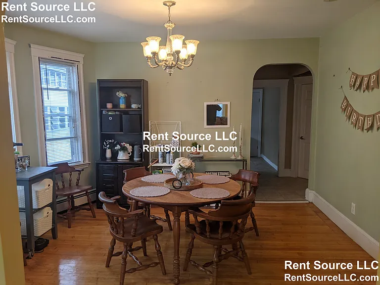 138 W Adams St — Photo 2