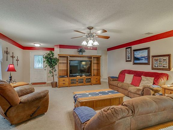 5th image of 10700 Emerald Park Ln