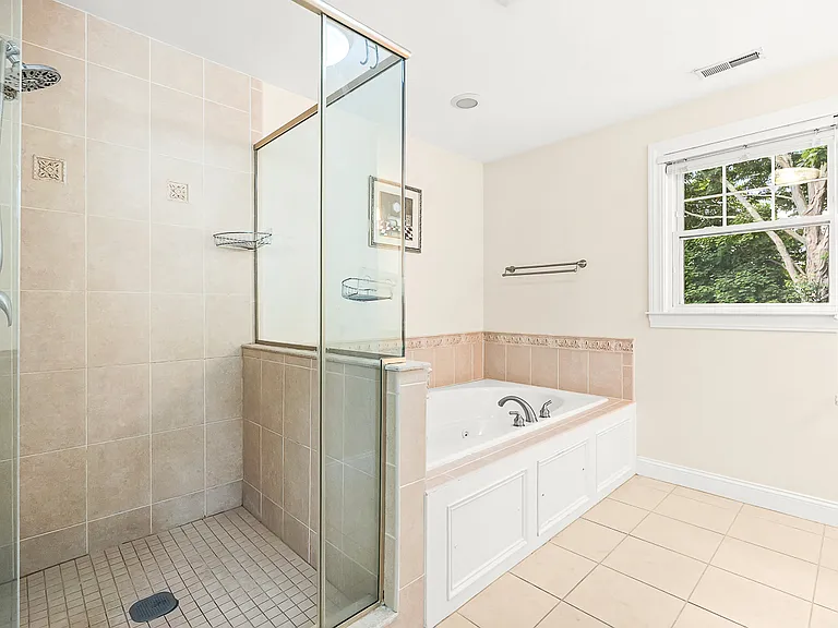 46 Loring Ave — Photo 35