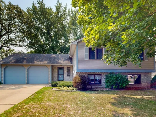 204 Highland Ct SE, Stewartville, MN 55976
