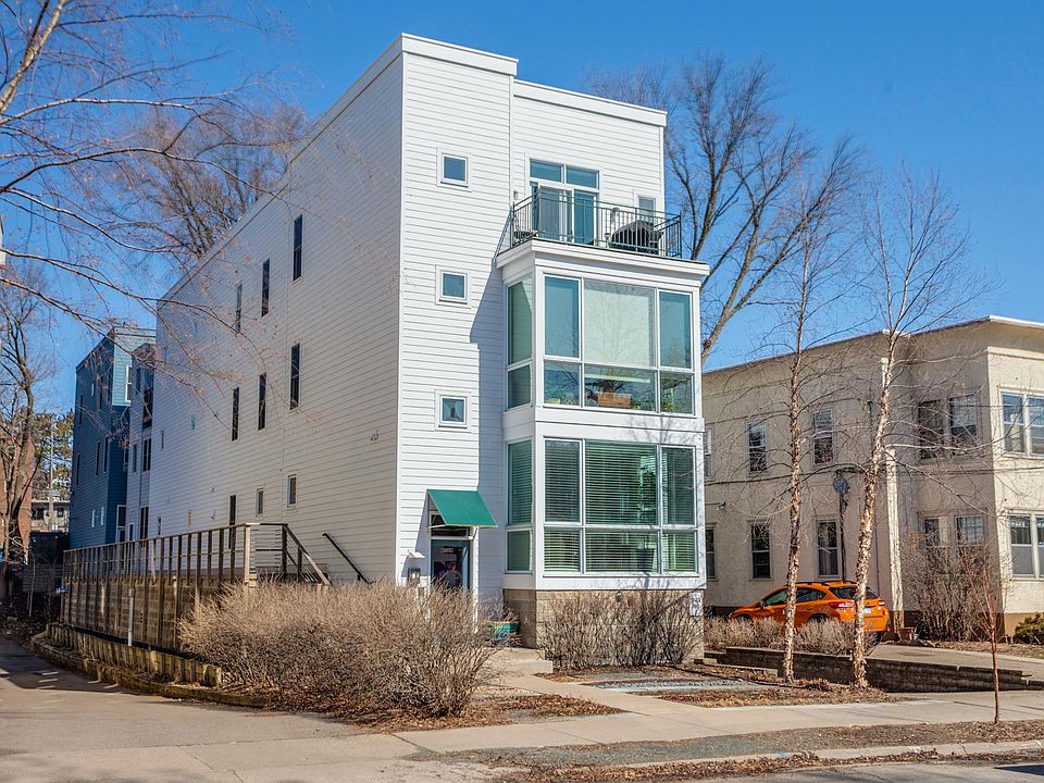 1st image of 2632 44th St W #1