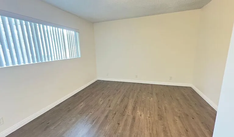 325 N Glendora Ave #3 — Photo 6