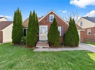 869 E 260th St, Euclid, OH