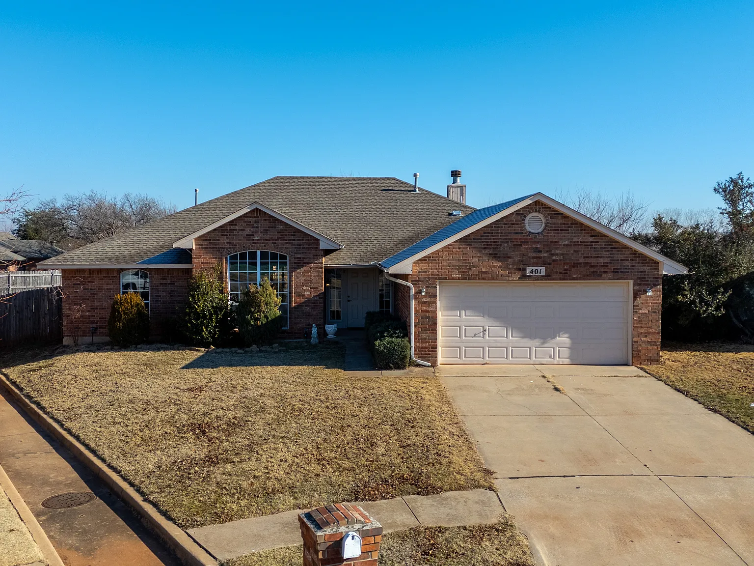 4 bed, 2460 sqft, $2,200 — Photo 2