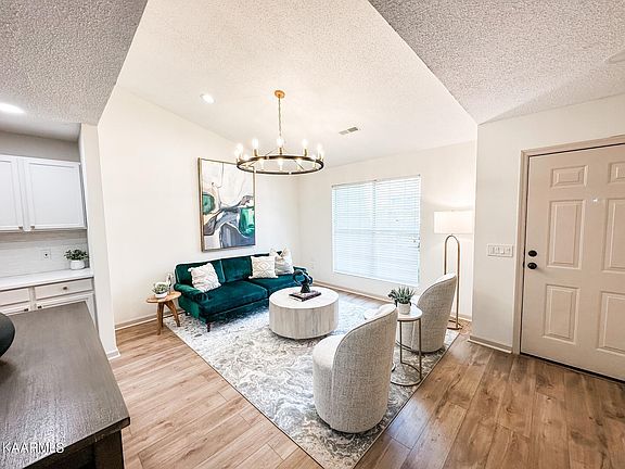 4th image of 133 Dalton Place Way