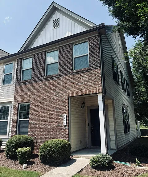 4499 Middletown Dr — Photo 1