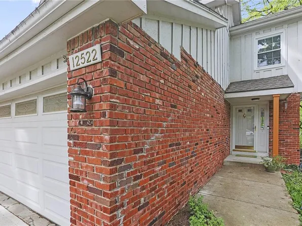 12522 W 105th Ter, Overland Park, KS 66215