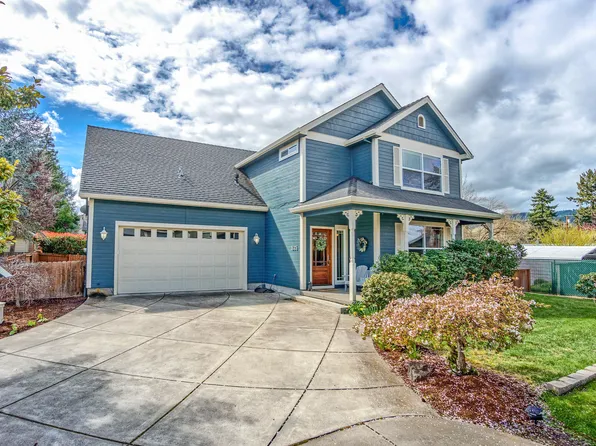 535 Silver Creek Dr, Central Point, OR 97502