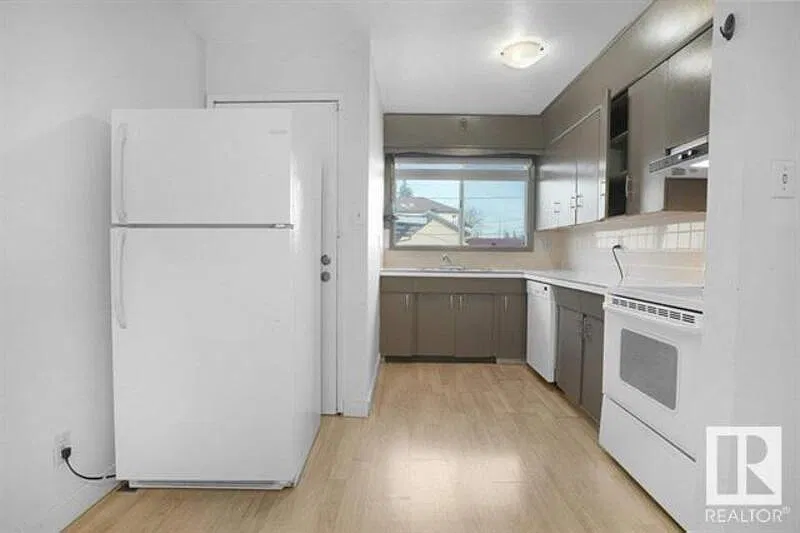 3 bed, 2.0 bath, $1,600 — Photo 4