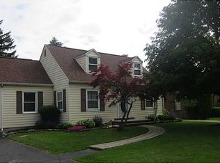 208 Dover Rd, Springfield, OH 45504