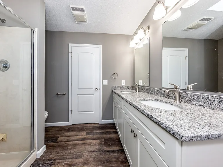 1113 S Walnut St — Photo 20