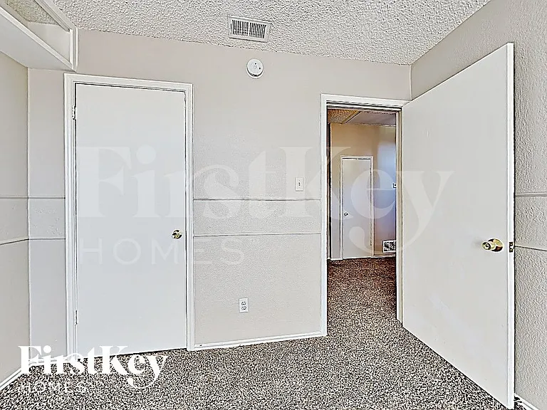 4338 Walsh Ln — Photo 11