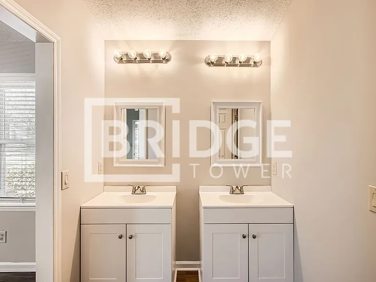 7201 Canyon Dr — Photo 15