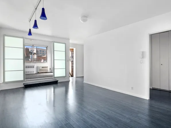 85 8th Avenue image 1 of 4