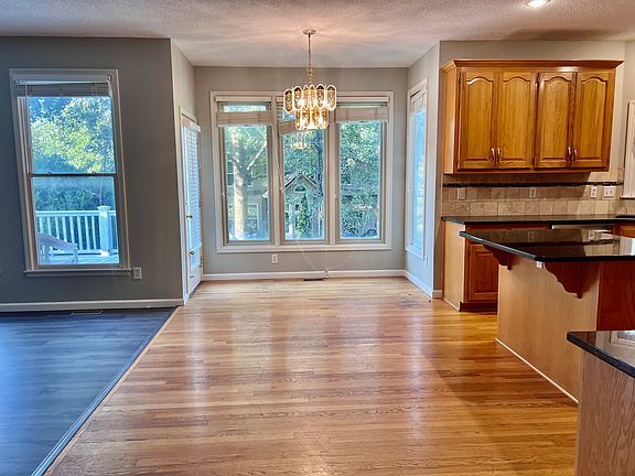 5th image of 8505 W 127th Pl