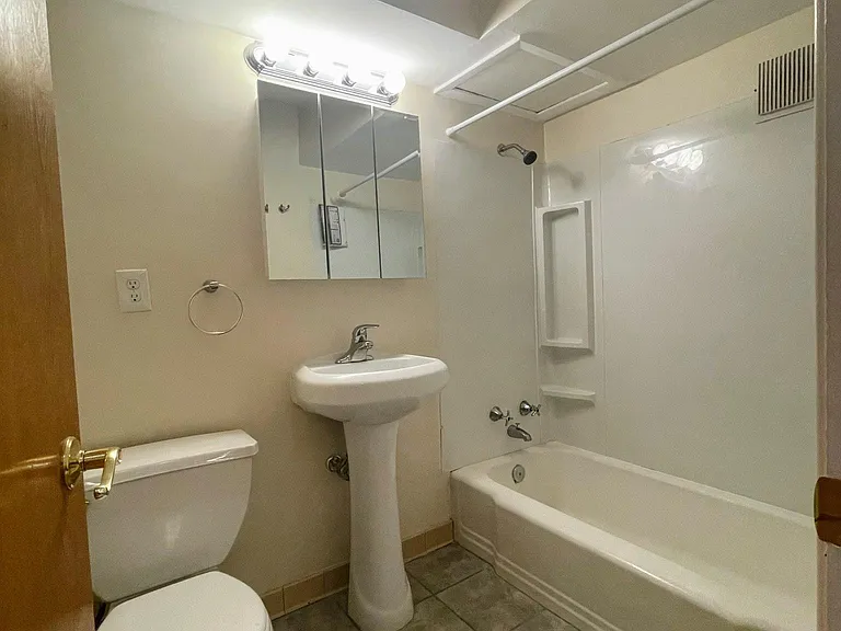 405 6th Ave SE #124 — Photo 7