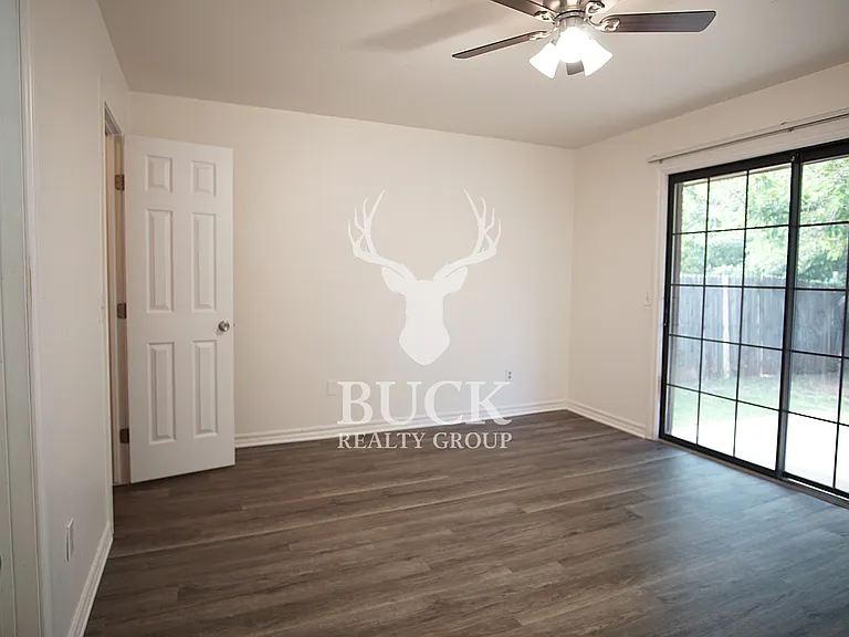 6803 Woodlake Dr — Photo 12