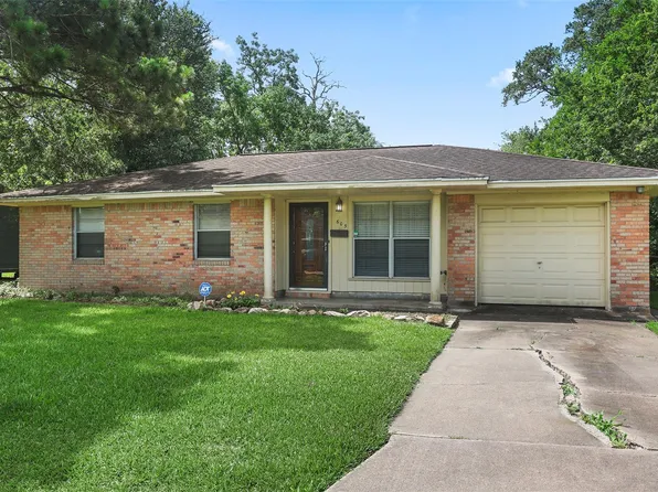 605 Honeysuckle Dr, La Marque, TX 77568