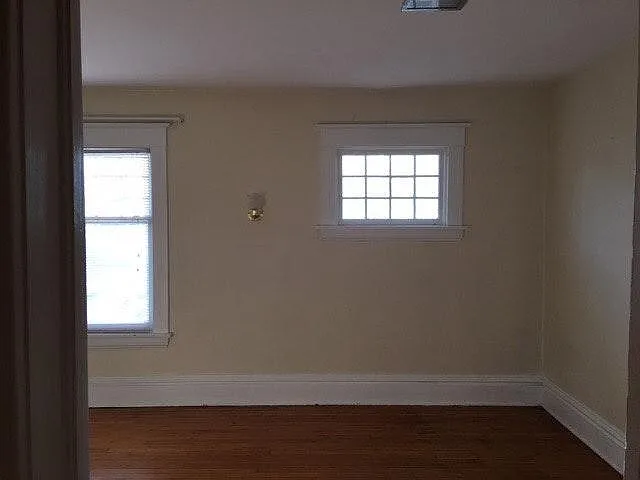 352 College Ave SE — Photo 7