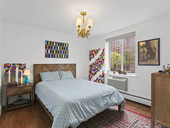 4th image of 753 E 5th St APT 3A