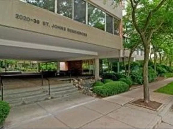 2020 Saint Johns Ave APT 203, Highland Park, IL 60035