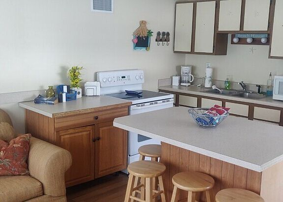 2nd image of 824 Garfish Ave #1