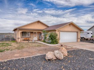 545 S Sandstone Dr, Taylor, AZ 85939