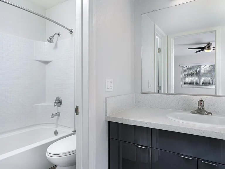 Countrywood Apartments — Photo 32