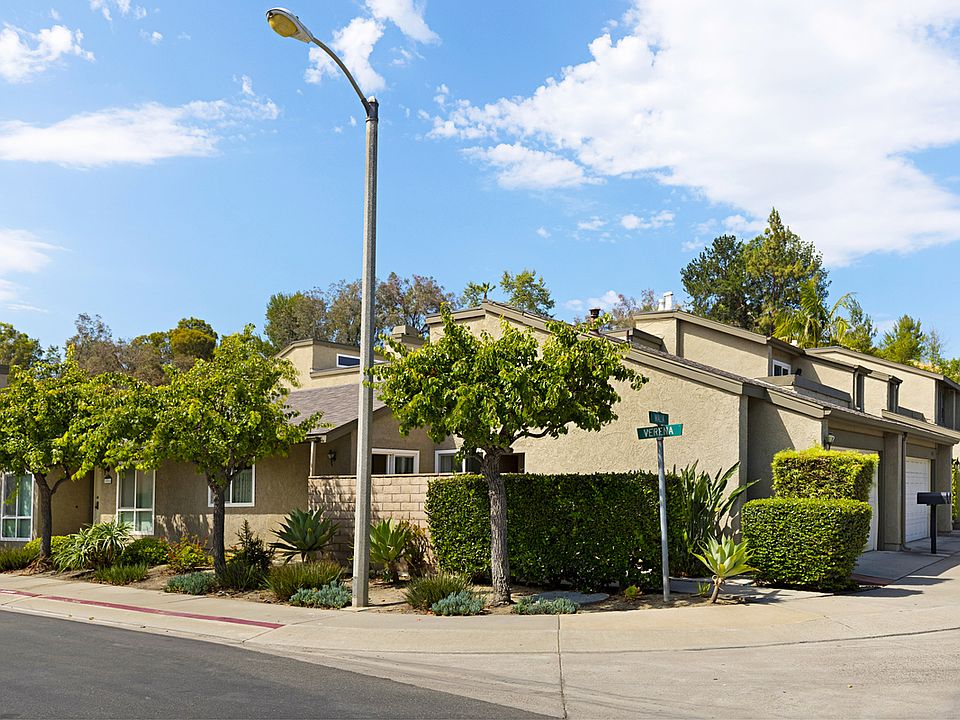 Corner-Lot, End-Unit