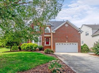 104 Beckford Rd, Cary, NC 27518