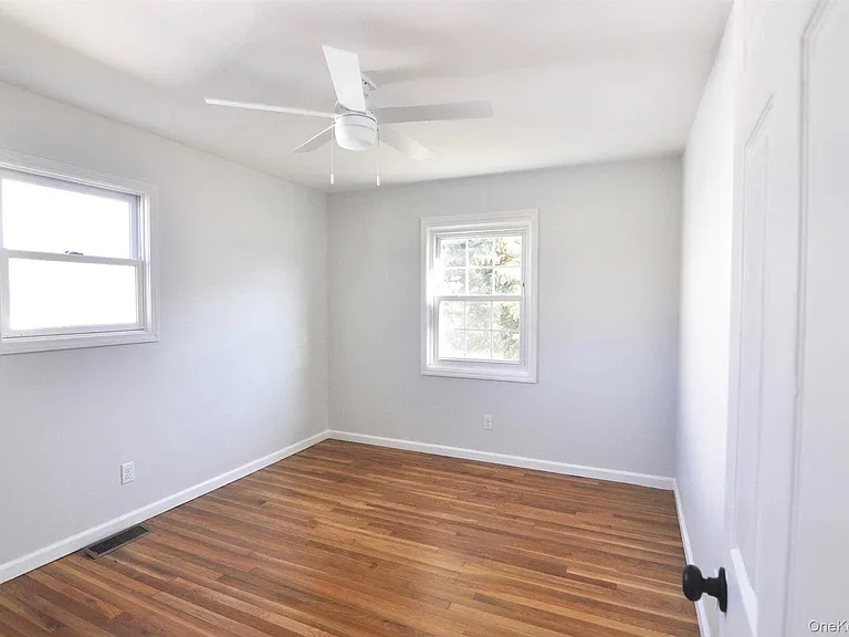 135 N Walnut St — Photo 9