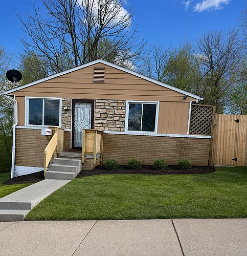 1524 Parkhill Pl NE Photo 1