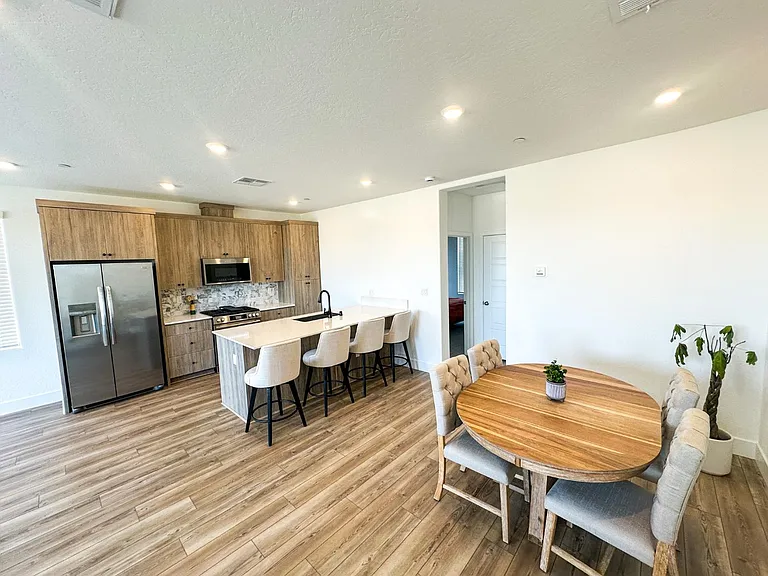 546 W Mahogany Ln — Photo 8